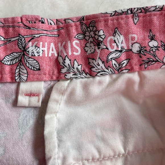 GAP Khakis by GAP Pink Floral Print Summer Short 06 R - Picture 10 of 14